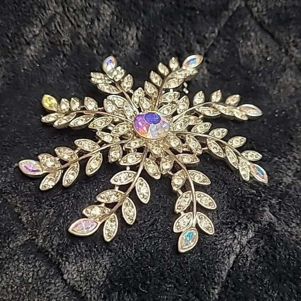 Avon Snowflake Brooch Pin Silver Plate Aurora‎ Borealis Rhinestone